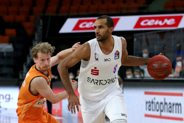 了他们的个 了他们的个