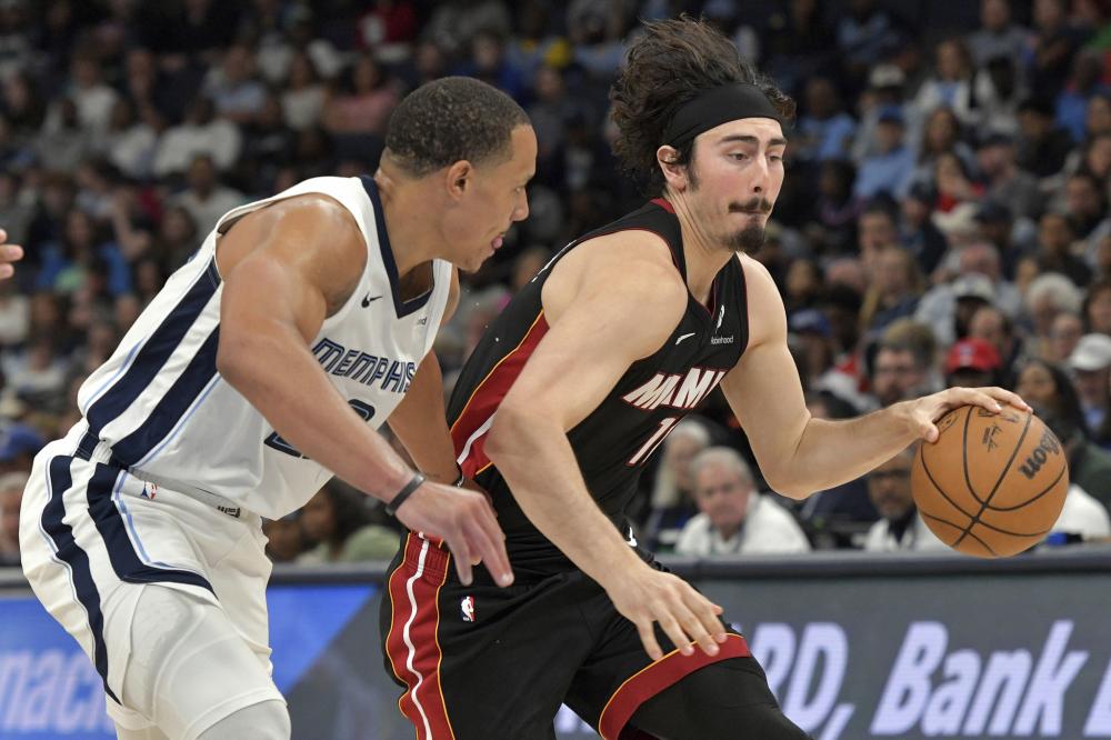 足球有着明 足球有着明